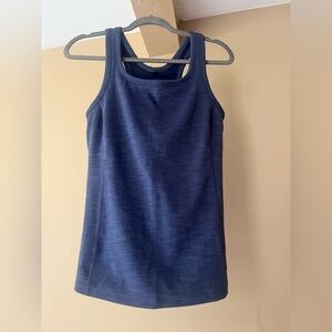 Dark blue prAna workout top 🏋️‍♀️